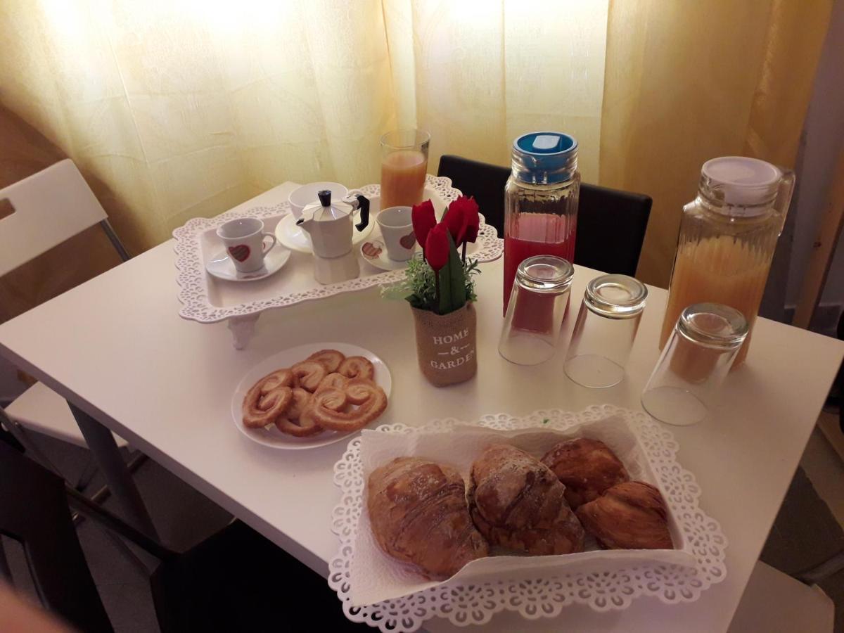 Alexander Hostel ナポリ エクステリア 写真