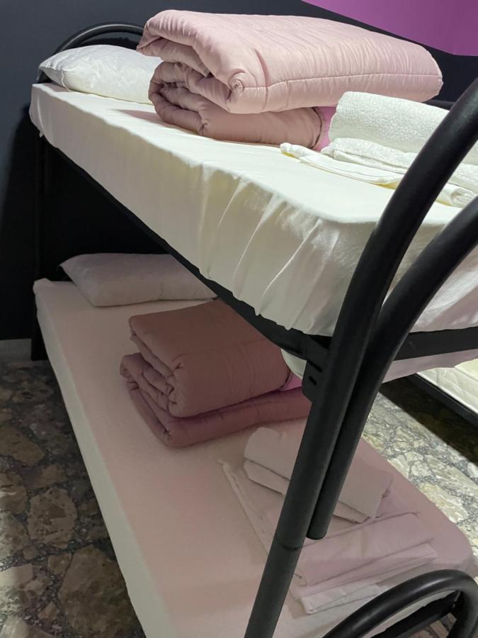 Alexander Hostel ナポリ エクステリア 写真