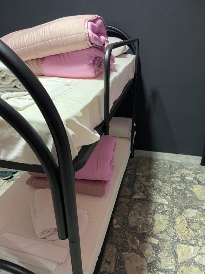 Alexander Hostel ナポリ エクステリア 写真