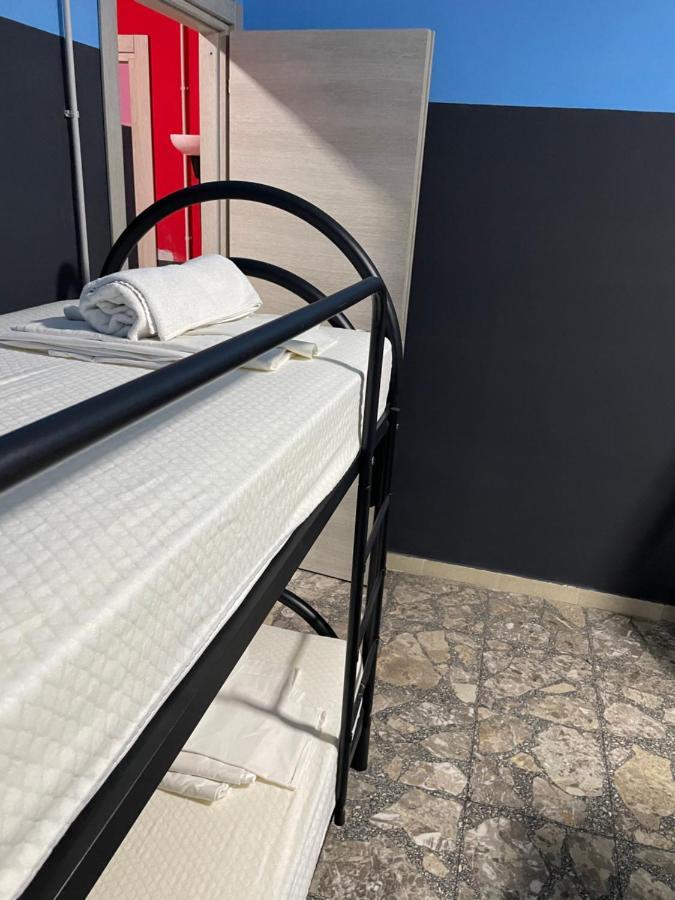 Alexander Hostel ナポリ エクステリア 写真