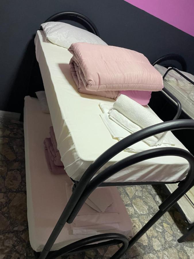 Alexander Hostel ナポリ エクステリア 写真
