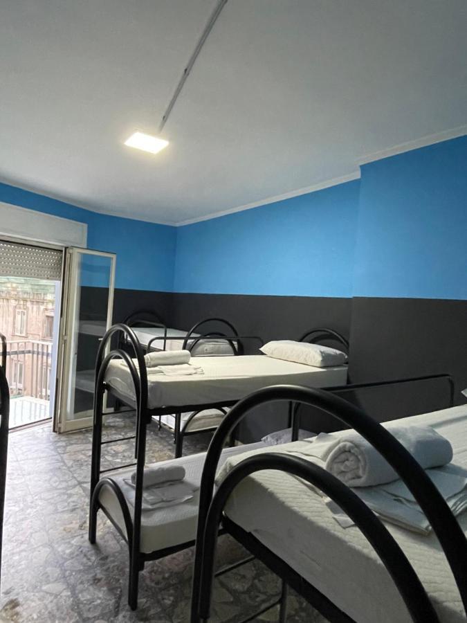 Alexander Hostel ナポリ エクステリア 写真